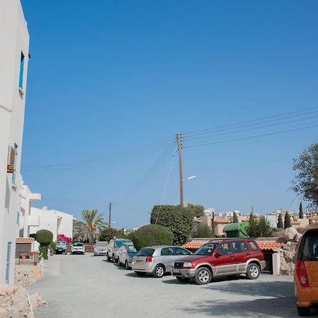 Modern Apartment Not Far From The Beach Paphos Kültér fotó