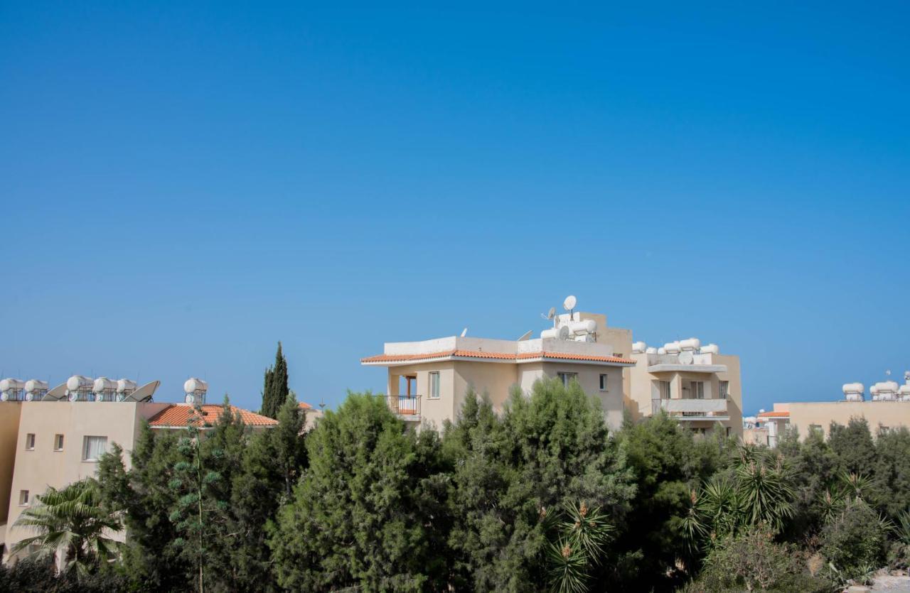 Modern Apartment Not Far From The Beach Paphos Kültér fotó