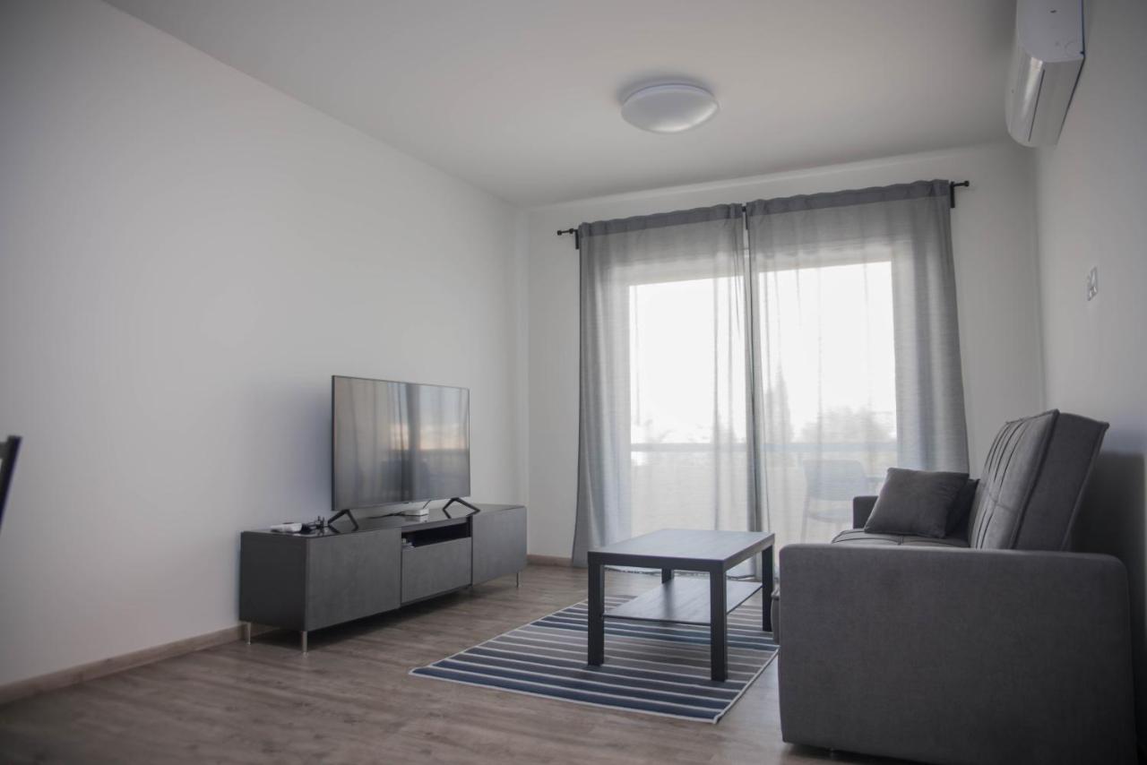 Modern Apartment Not Far From The Beach Paphos Kültér fotó