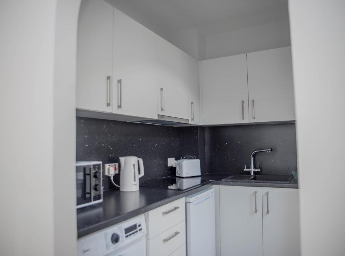 Modern Apartment Not Far From The Beach Paphos Kültér fotó